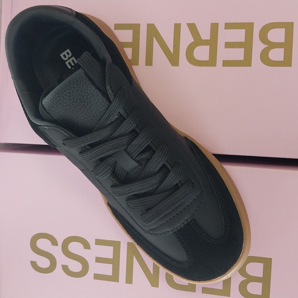 Lauren Sneakers 👟 - Picture 3 of 5